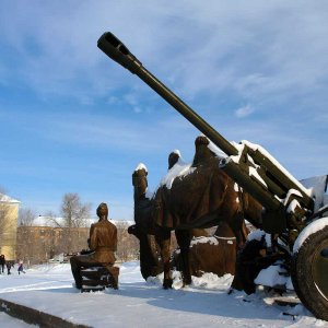 Памятник верблюдам